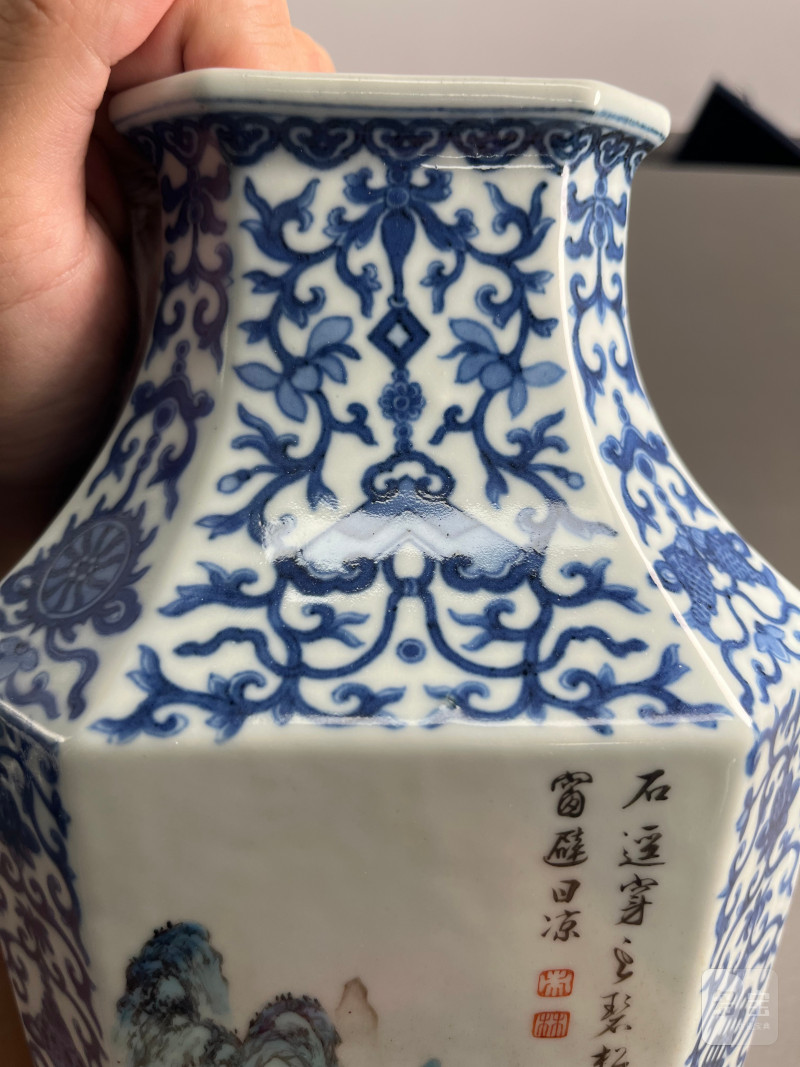 清乾隆  青花八吉祥开光洋彩“四时燕居”图诗文八方瓶 - 图21